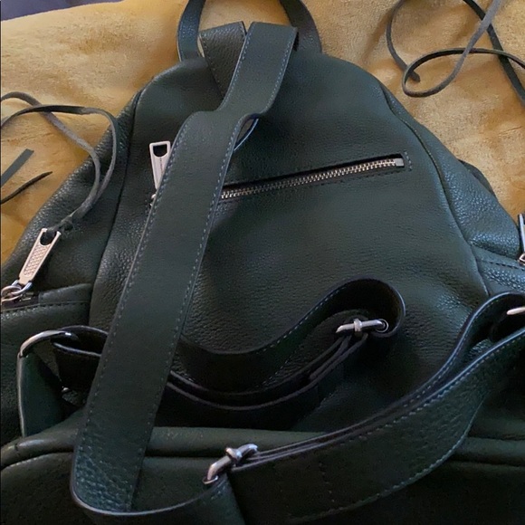 Julian Backpack - Picture 2 of 4